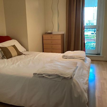 St George Wharf Apartment London Ngoại thất bức ảnh