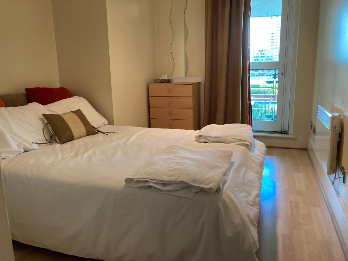 St George Wharf Apartment London Ngoại thất bức ảnh