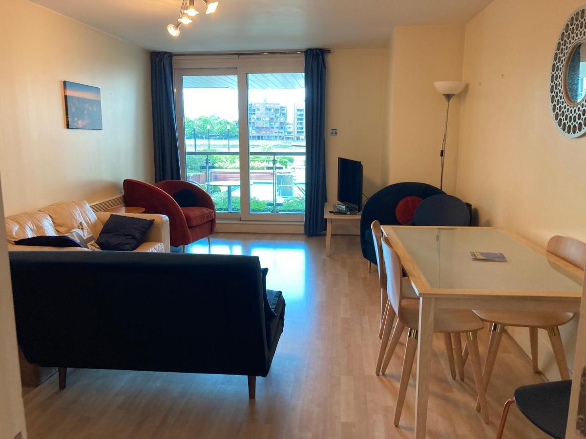 St George Wharf Apartment London Ngoại thất bức ảnh