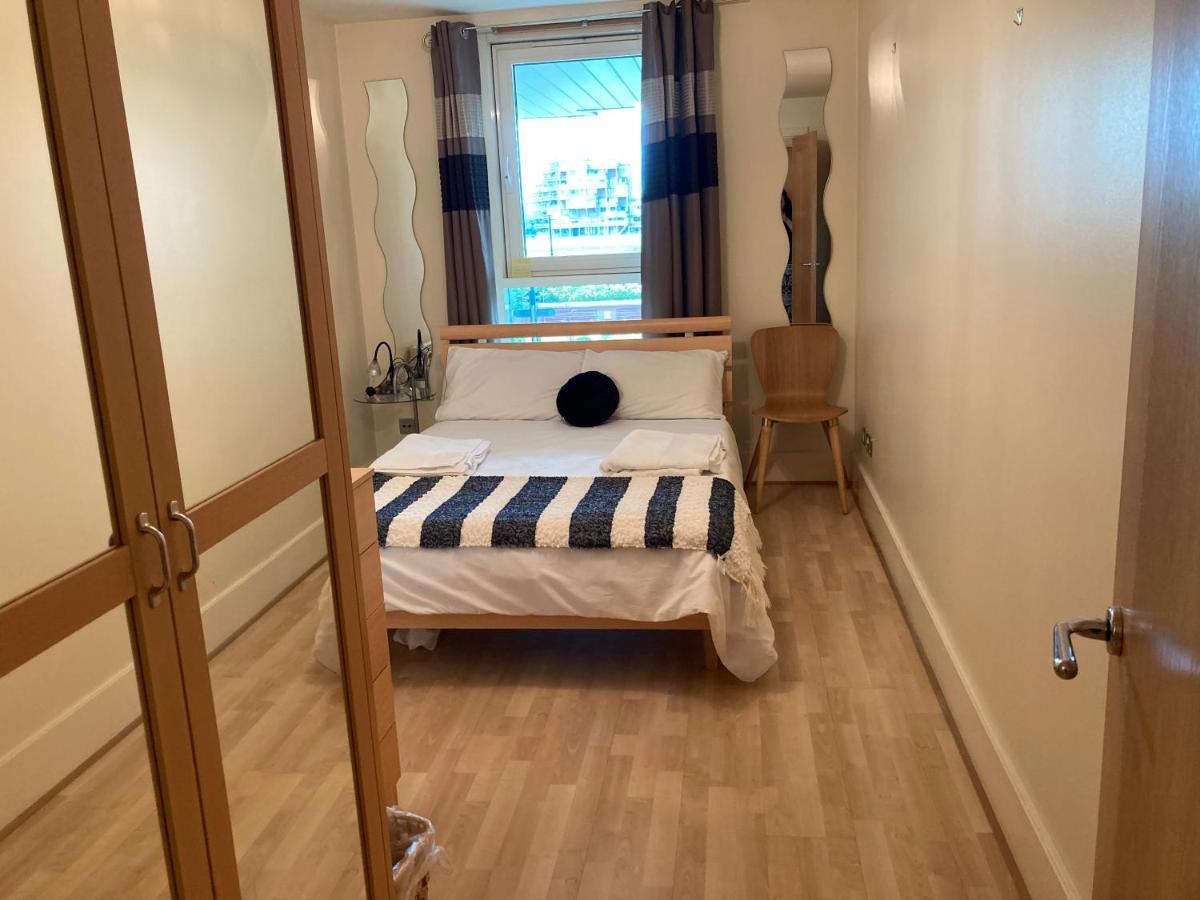 St George Wharf Apartment London Ngoại thất bức ảnh